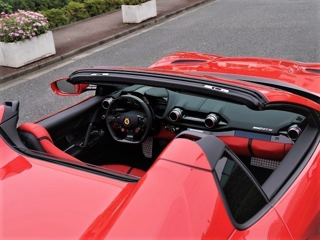 2021 Ferrari 812 GTS F1 DCT 