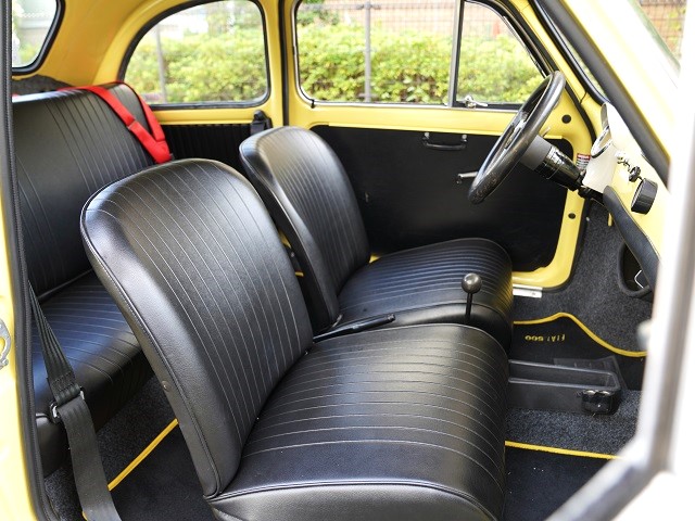 1969 Fiat 500 Cinquecento Canvas top 4-speed MT