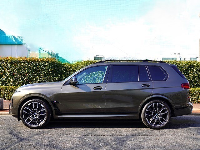 2023 BMW X7 M60i x-Drive 4WD